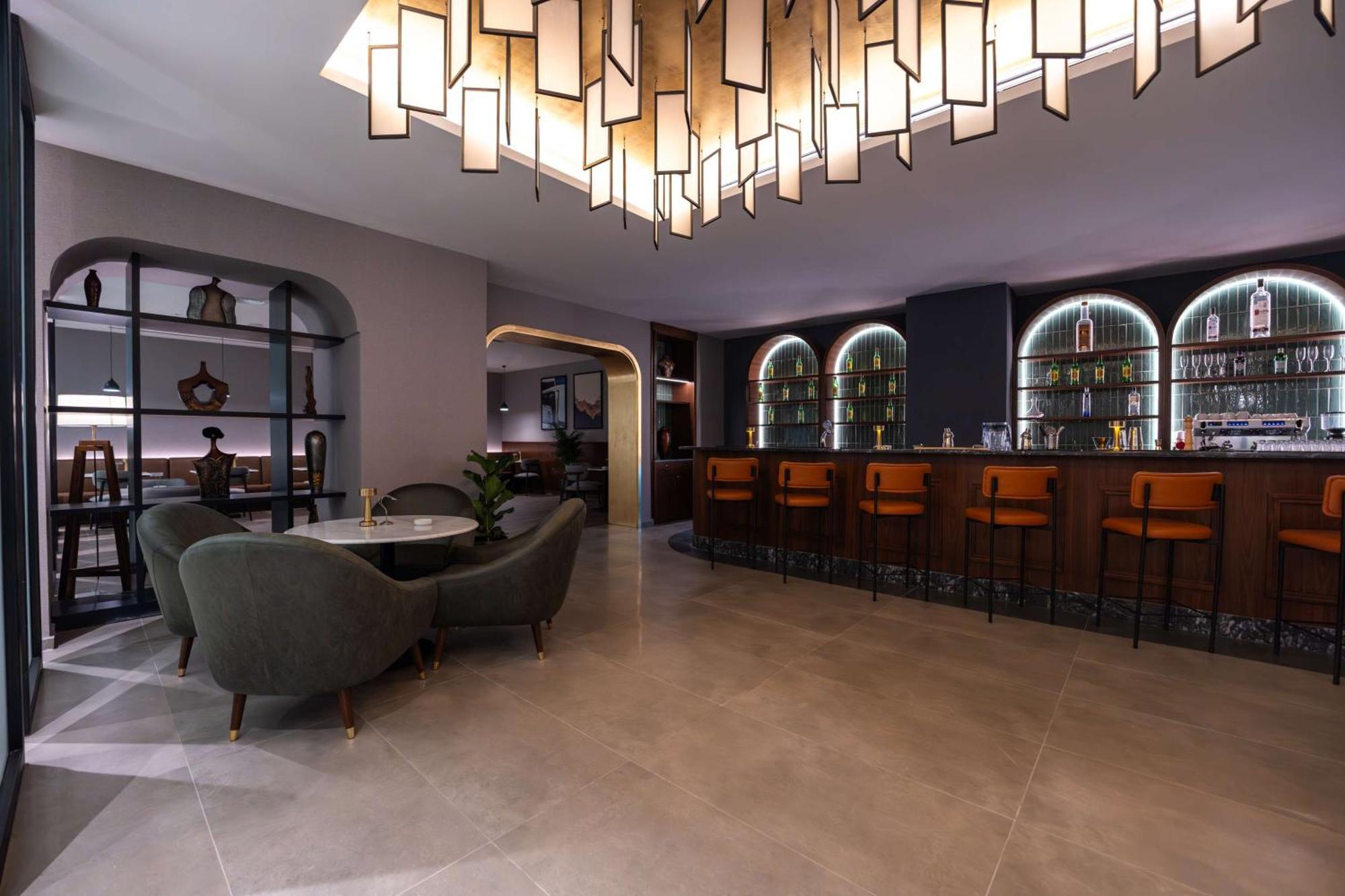 Radisson Blu Hotel, Galleria Mall