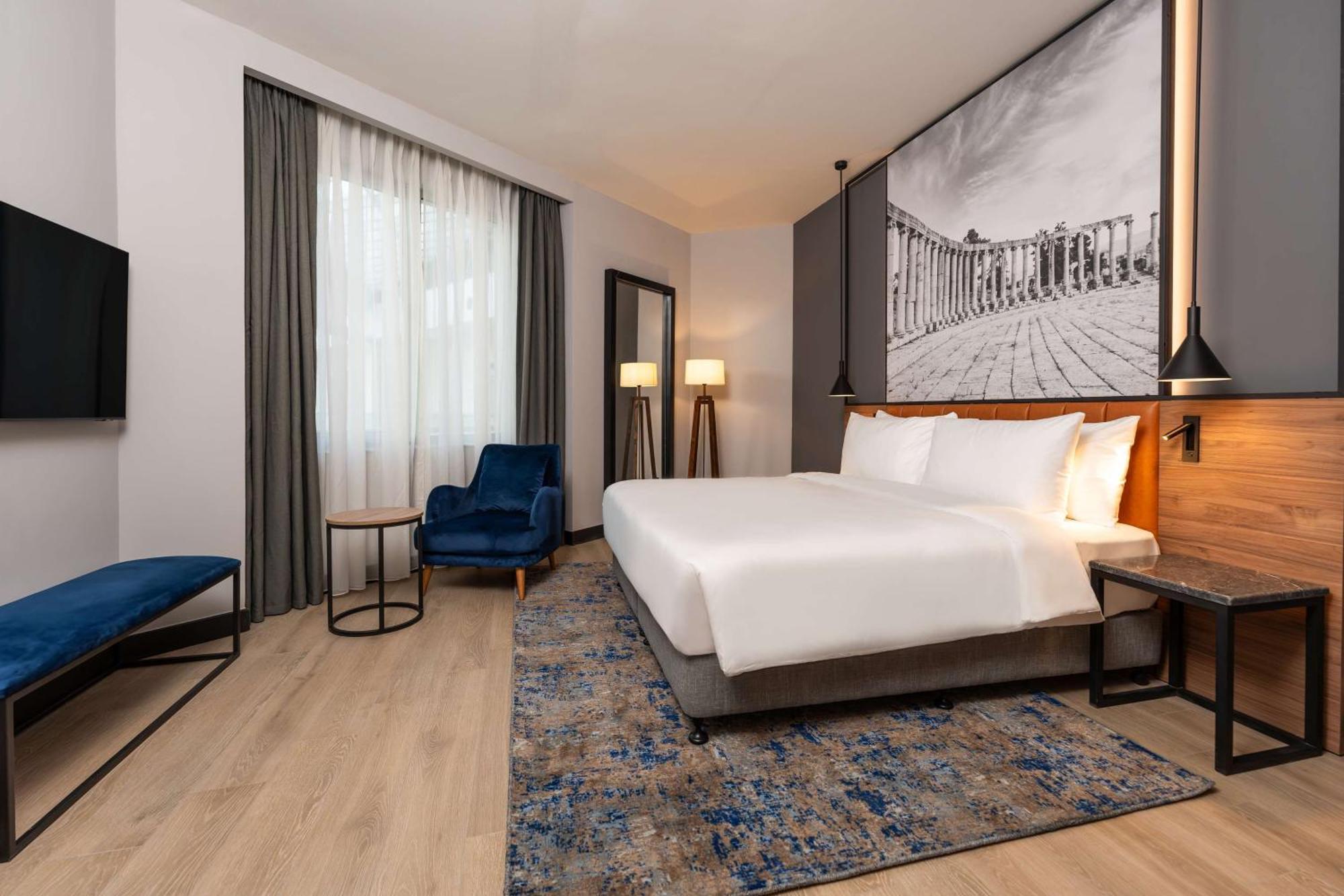 Radisson Blu Hotel, Galleria Mall 5*