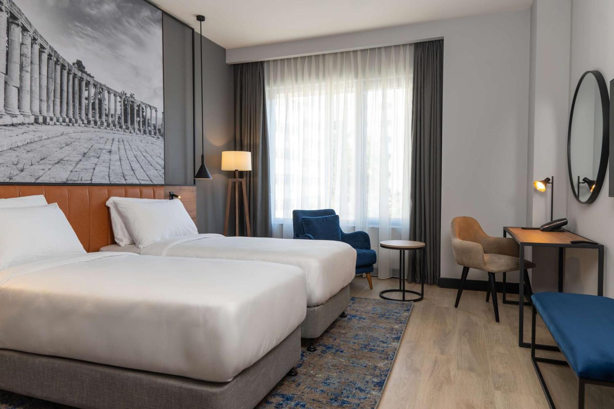 Radisson Blu Hotel, Galleria Mall