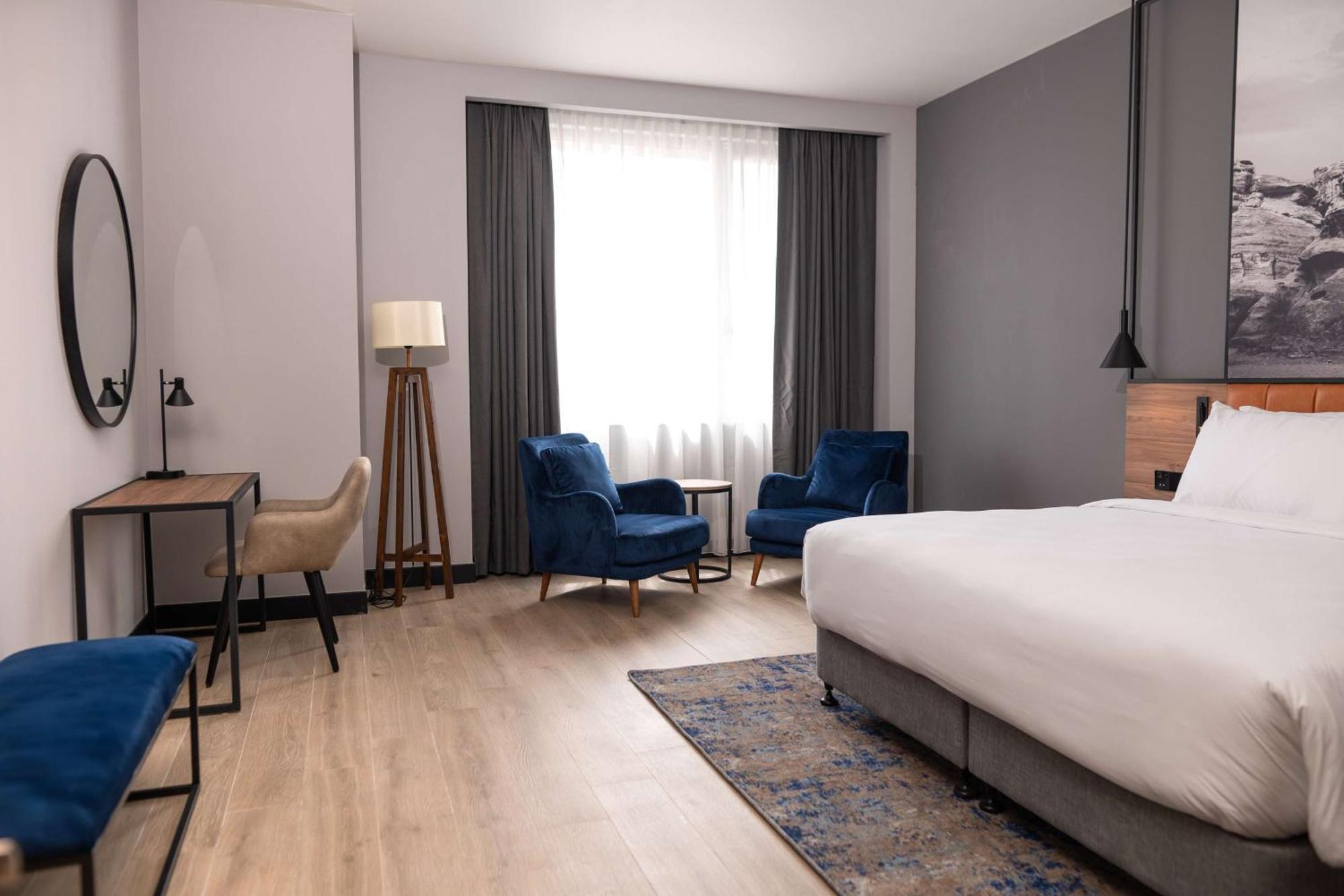 Radisson Blu Hotel, Galleria Mall 5*