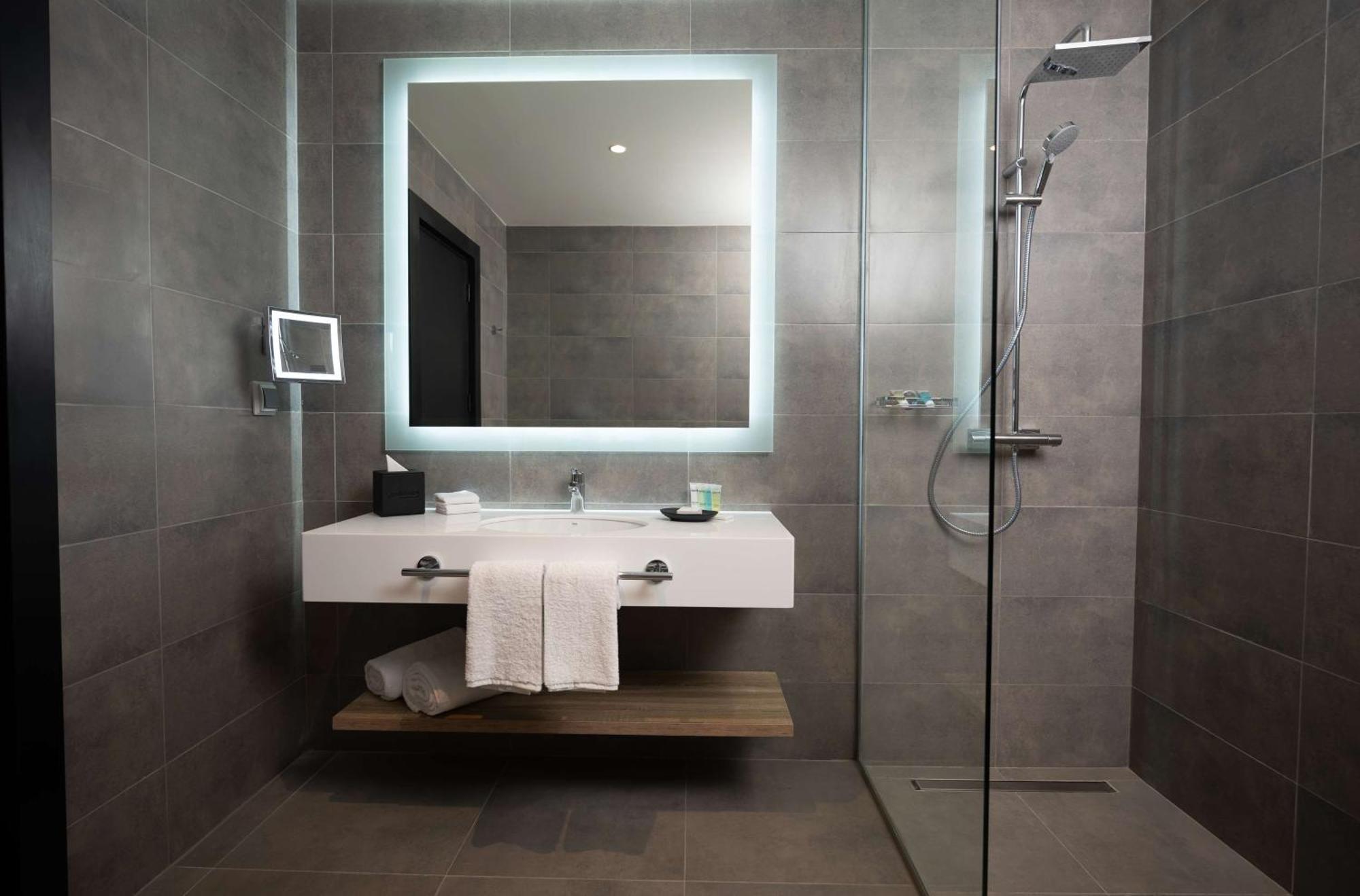 Radisson Blu Hotel, Galleria Mall Hotel