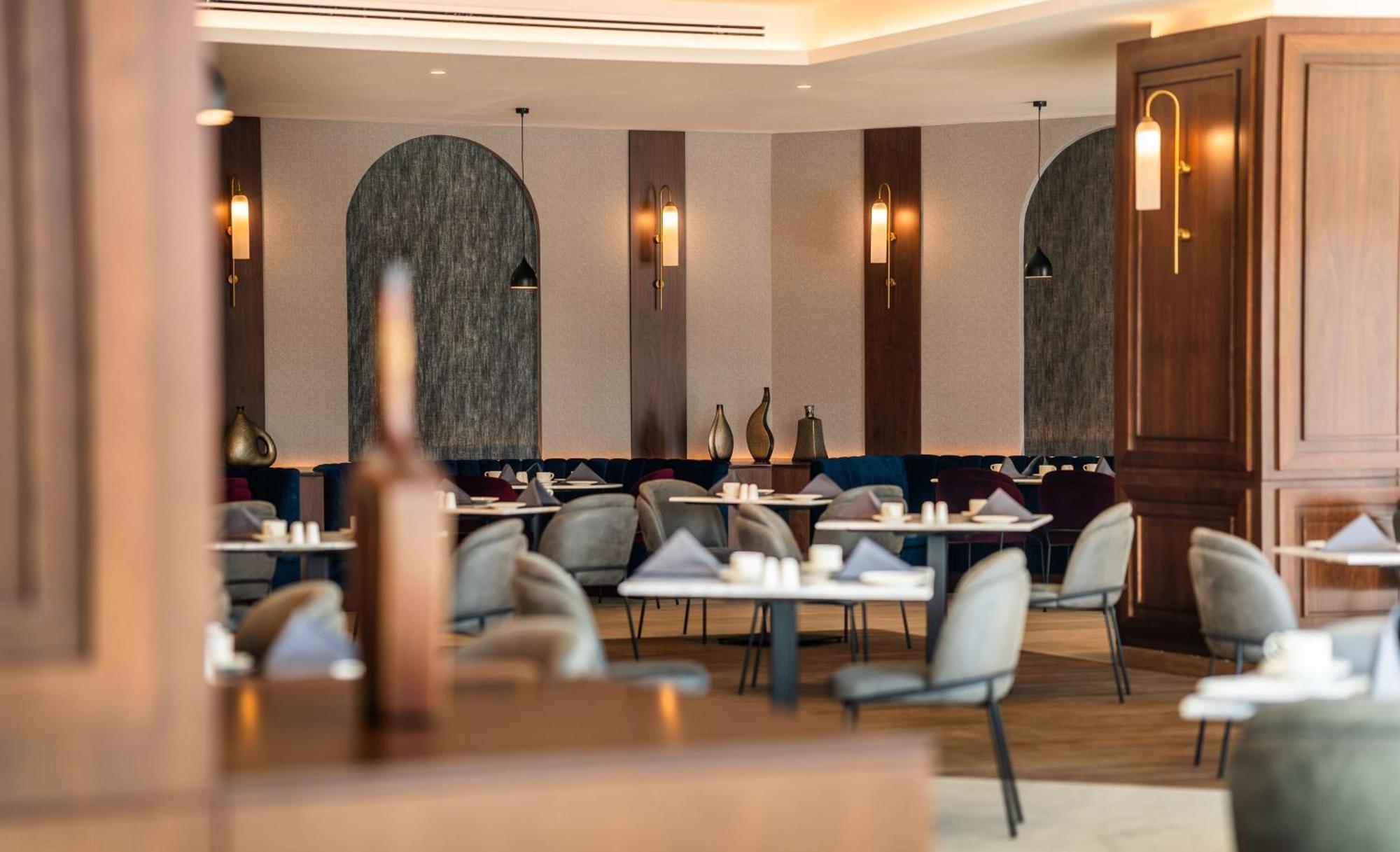Radisson Blu Hotel, Galleria Mall 5*