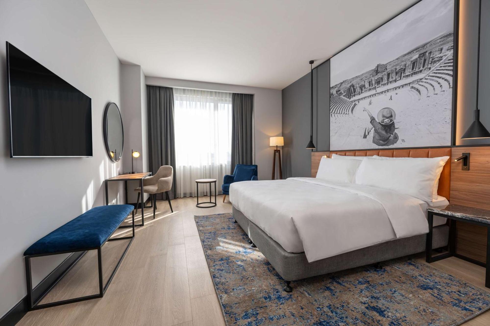 Hotel Radisson Blu Hotel, Galleria Mall 5*