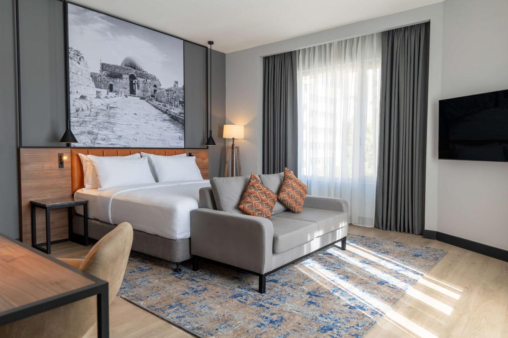 Radisson Blu Hotel, Galleria Mall Hotel
